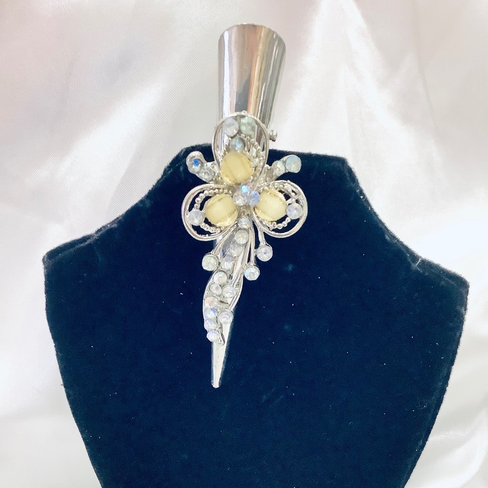 Elegant Silver Crystal Flower Hair Clip